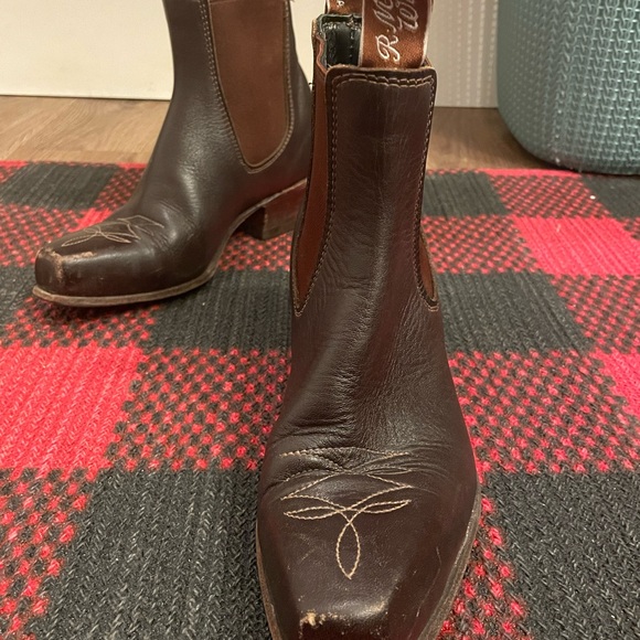 R.M. Williams handcrafted leather boots - Picture 5 of 5